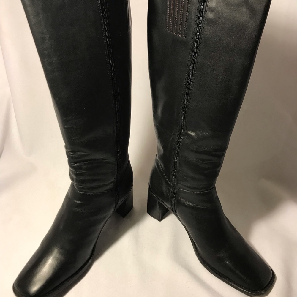 7M Black leather Rock Port calf boot.